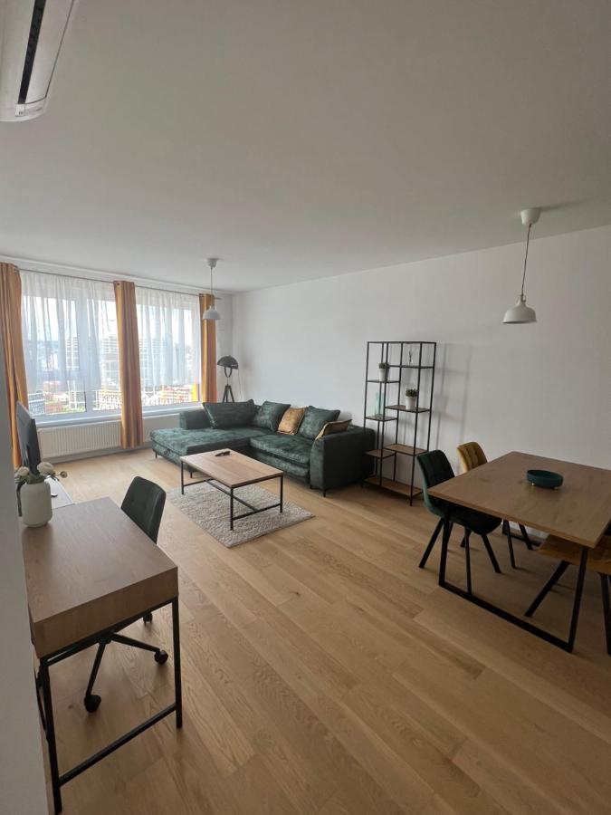 New Downtown Apartment Couple Minute From The Old Town Μπρατισλάβα Εξωτερικό φωτογραφία