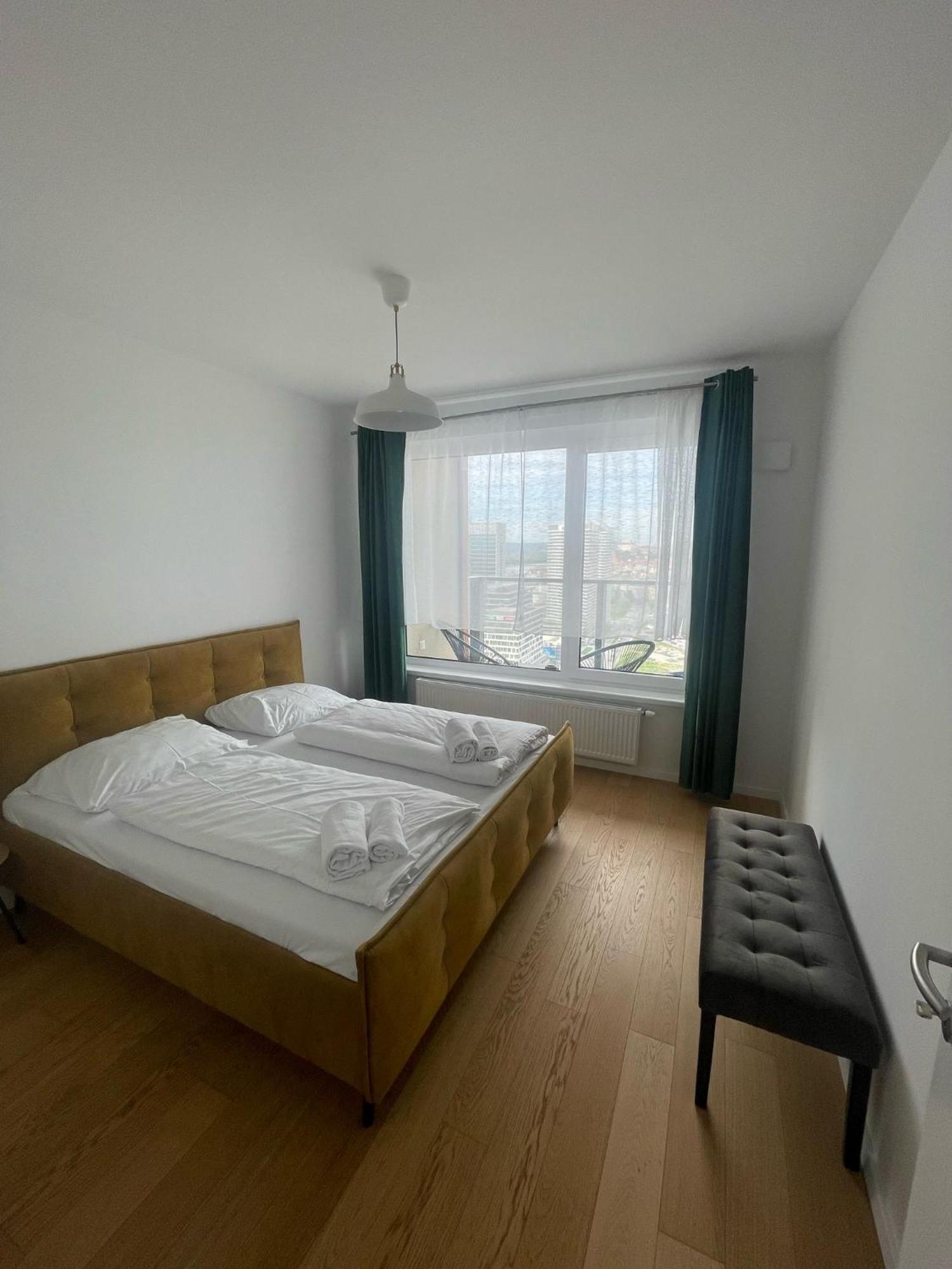 New Downtown Apartment Couple Minute From The Old Town Μπρατισλάβα Εξωτερικό φωτογραφία