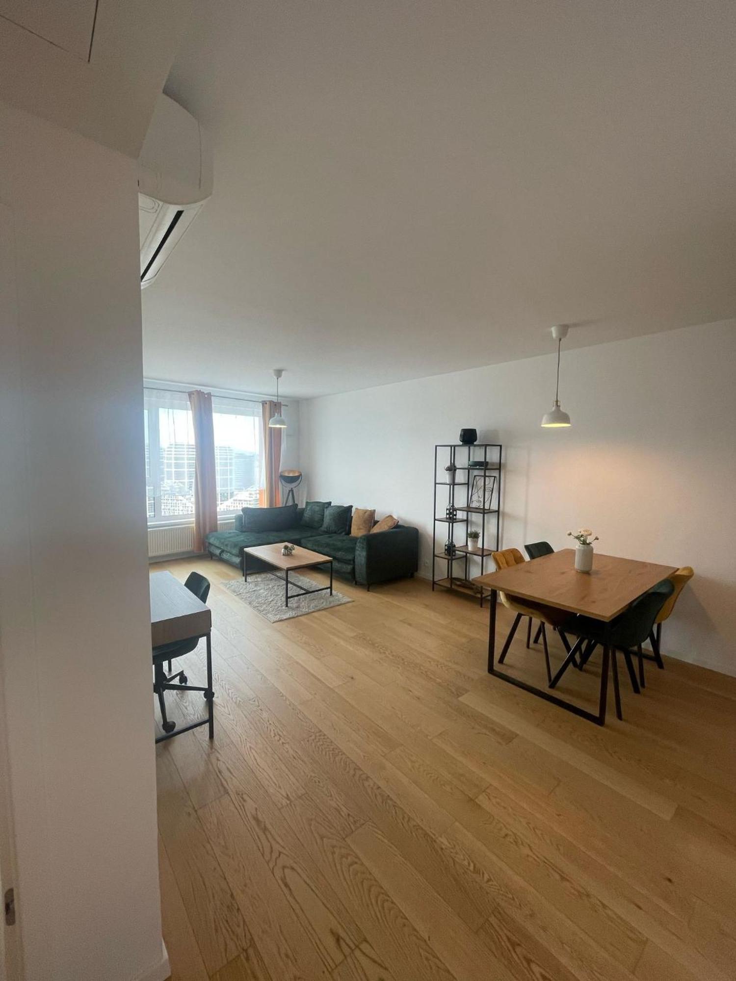 New Downtown Apartment Couple Minute From The Old Town Μπρατισλάβα Εξωτερικό φωτογραφία