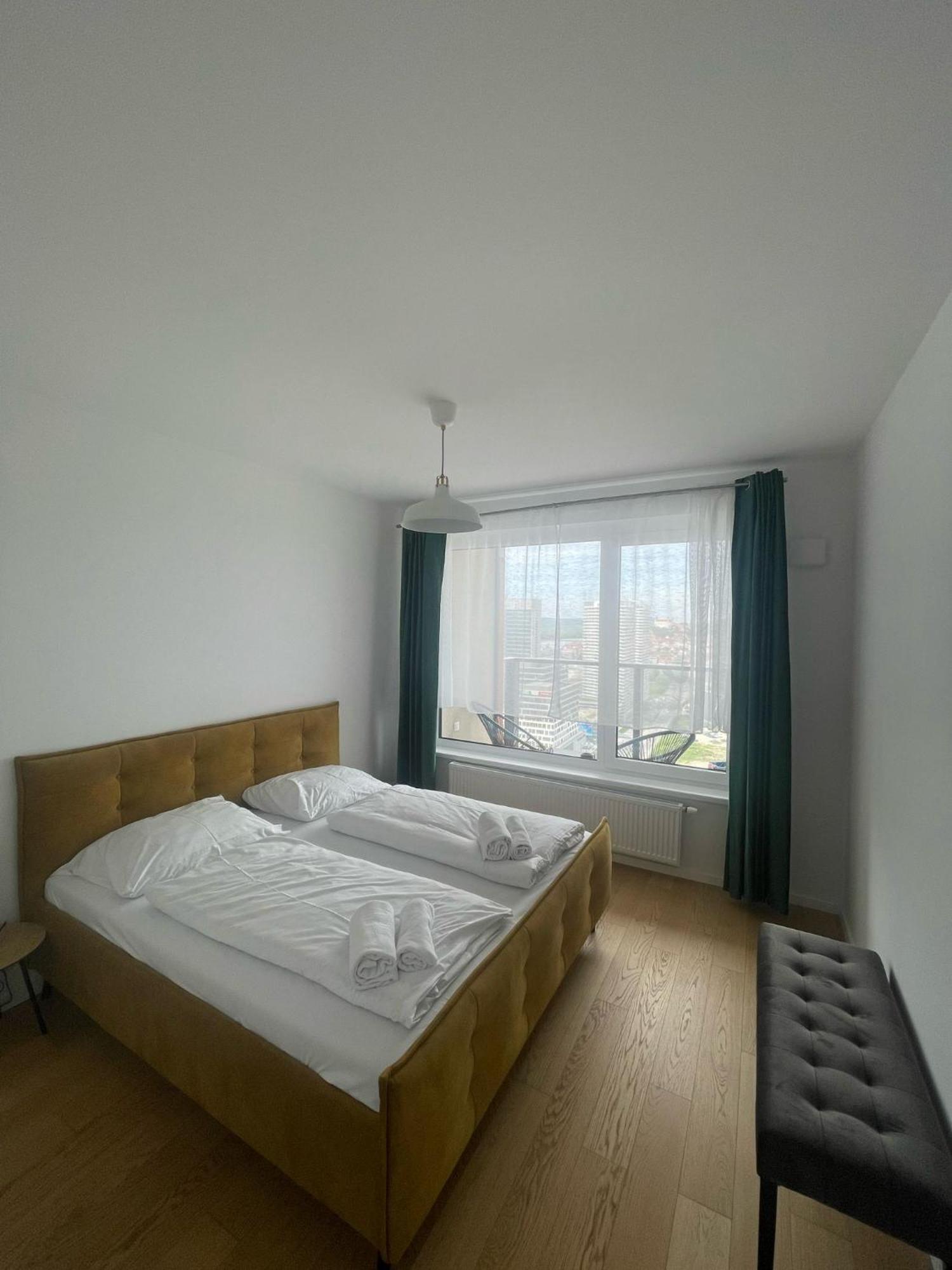 New Downtown Apartment Couple Minute From The Old Town Μπρατισλάβα Εξωτερικό φωτογραφία